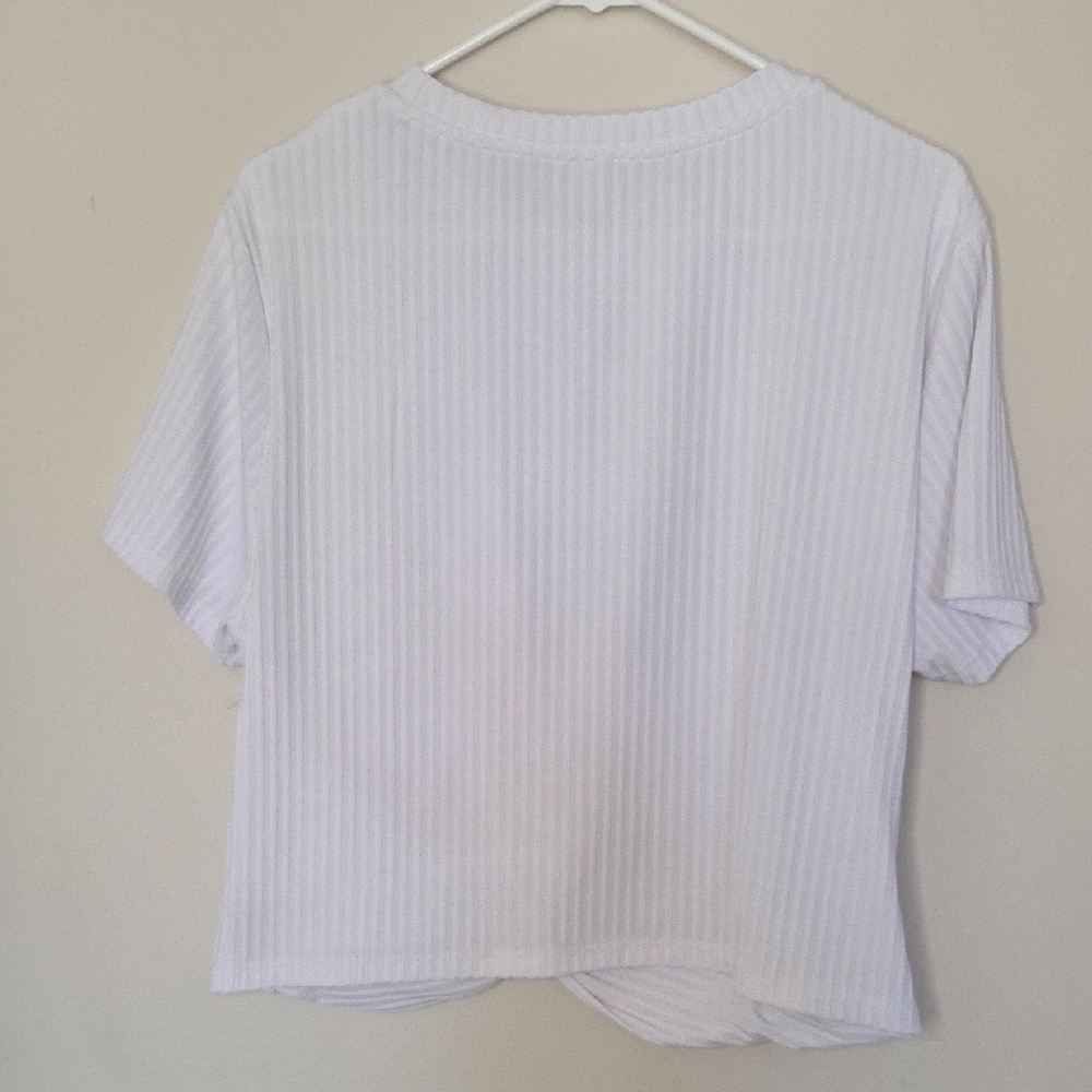 White Twist-Front Short Sleeve Women’s Top - Picture 2 of 4